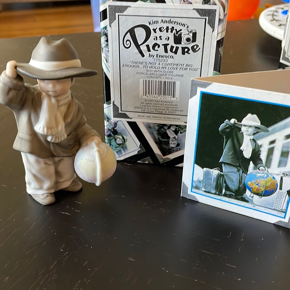 Kim Anderson Figurine 175293 Pretty As A Picture Enesco